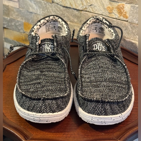 Yth Sz 5 Hey Dude Wally Sox Stitch Wide Shoes Black White Boat Beach Shoes EUC - Picture 4 of 7